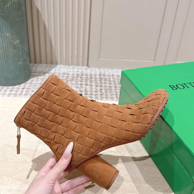 BOTTEGA VENETA 26S INTRECCIATO BOOTS 85 MM IN BROWN SUEDE