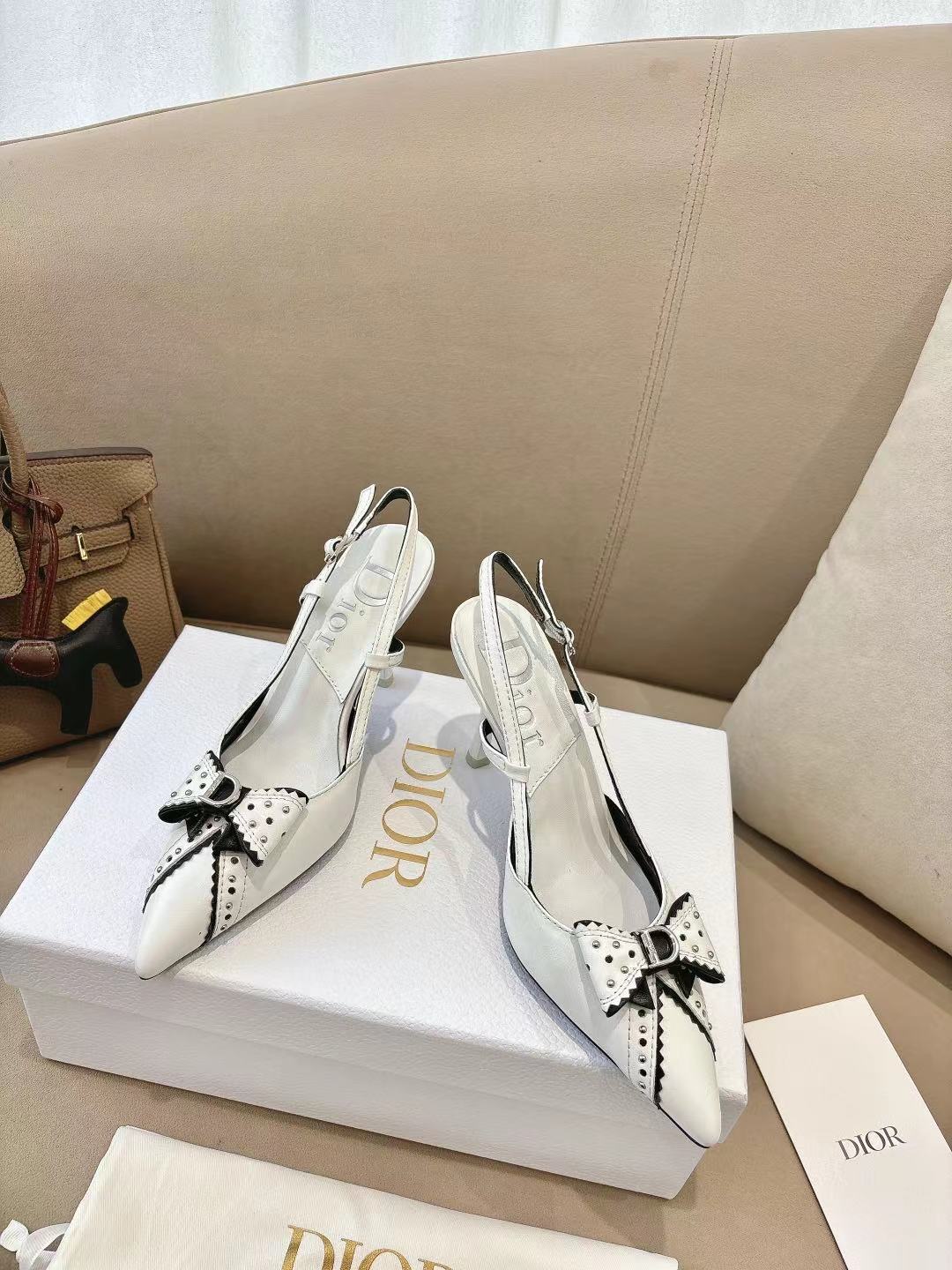 DIOR 26S SLINGBACK KITTEN HEEL PUMPS 85MM IN WHITE CALFSKIN STUDDED BOW STRAP