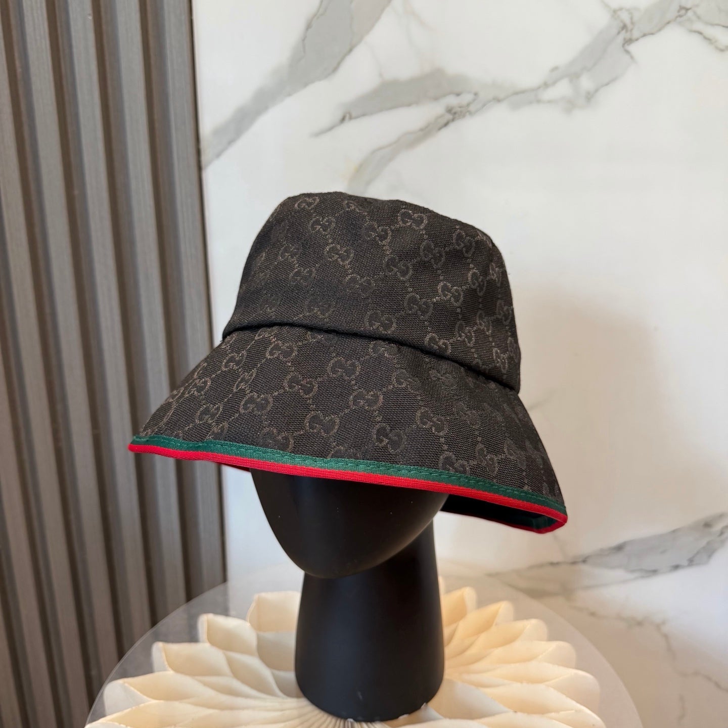 GUCCI 26S REVERSIBLE BUCKET HAT STYLE 3