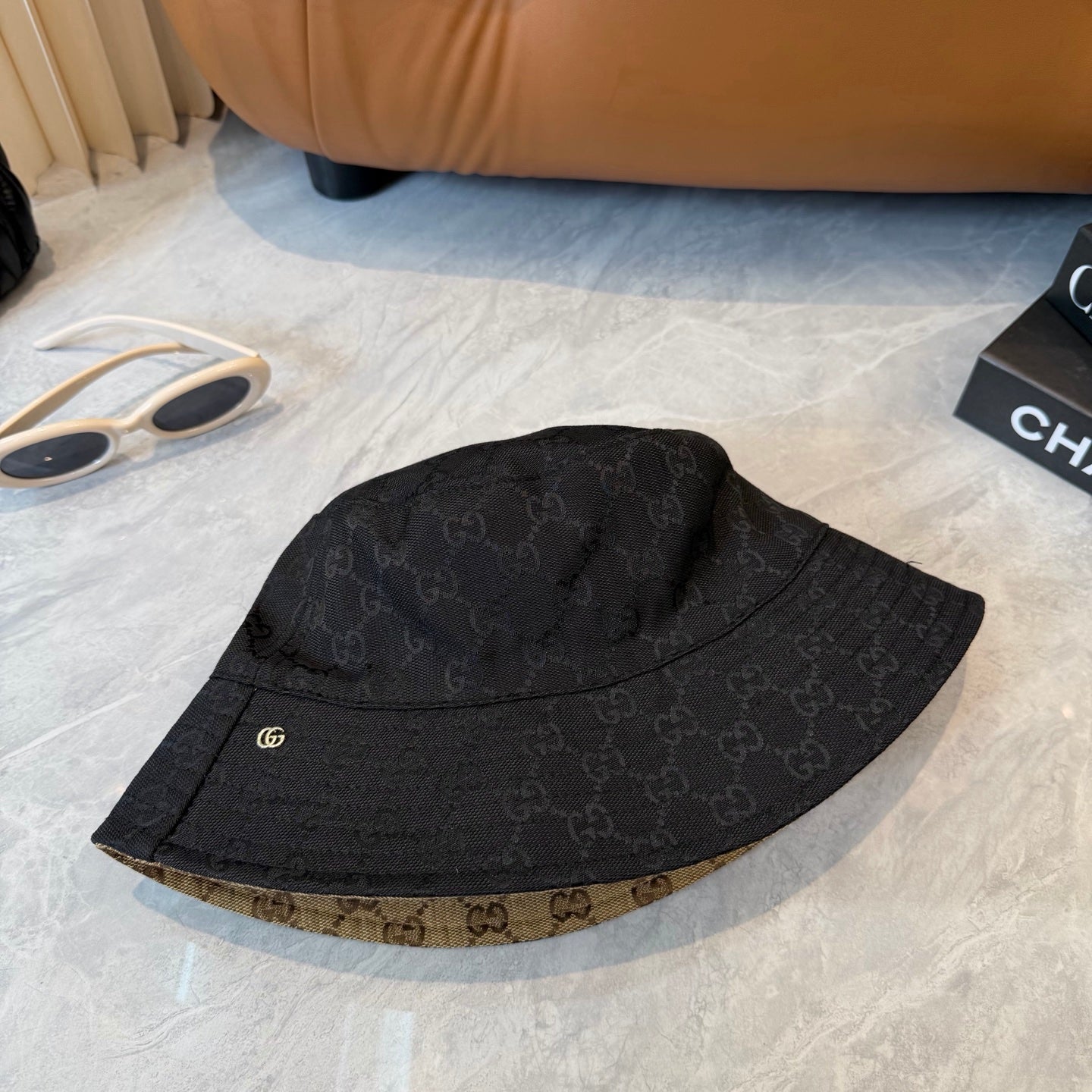GUCCI 26S REVERSIBLE BUCKET HAT STYLE 2