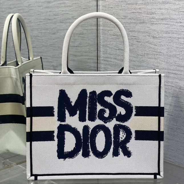 MEDIUM BOOK TOTE 36 IN WHITE MIX BLACK CANVAS 226504