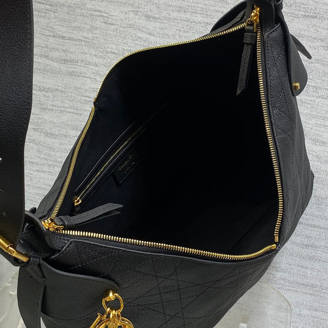 DIOR 25S VOYAGE BAG 34 IN BLACK FLAT MACROCANNAGE GRAINED CALFSKIN