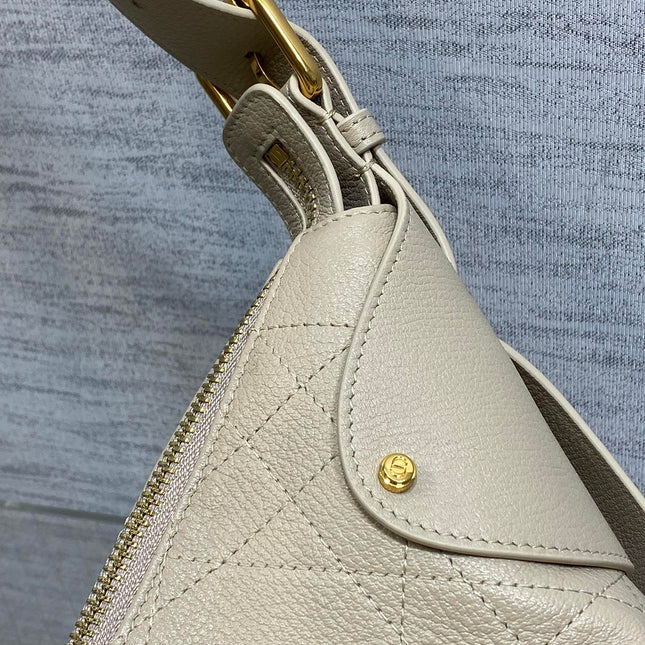 DIOR 25S MEDIUM VOYAGE BAG 28 IN POWDER BEIGE FLAT MACROCANNAGE GRAINED CALFSKIN