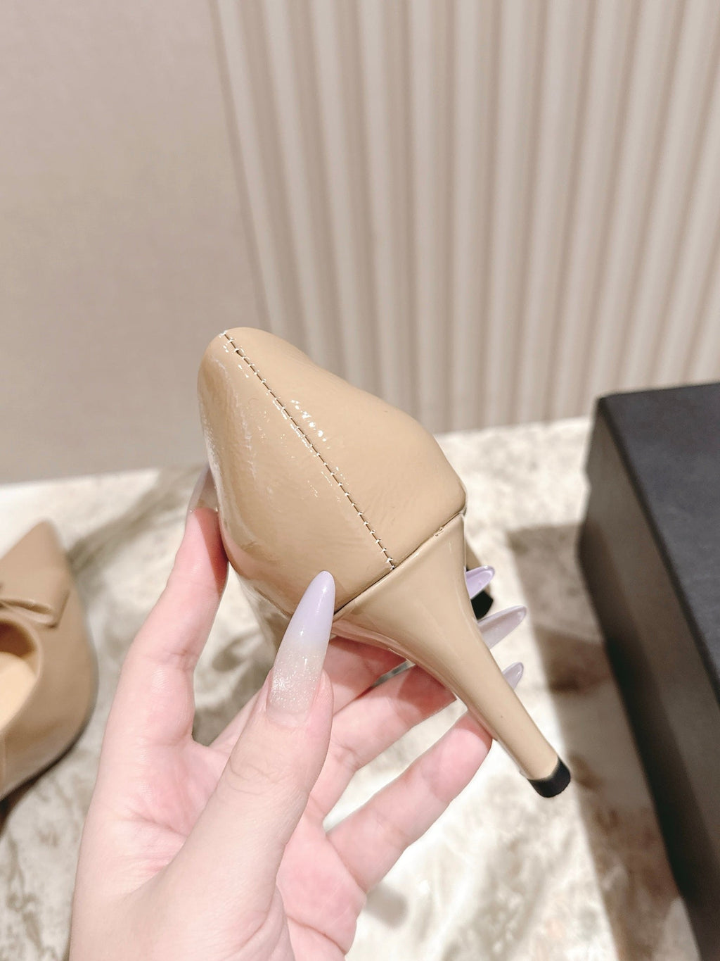 CC HIGH HEEL PUMPS 25S IN BEIGE LAMBSKIN WITH BOW ATTACHED