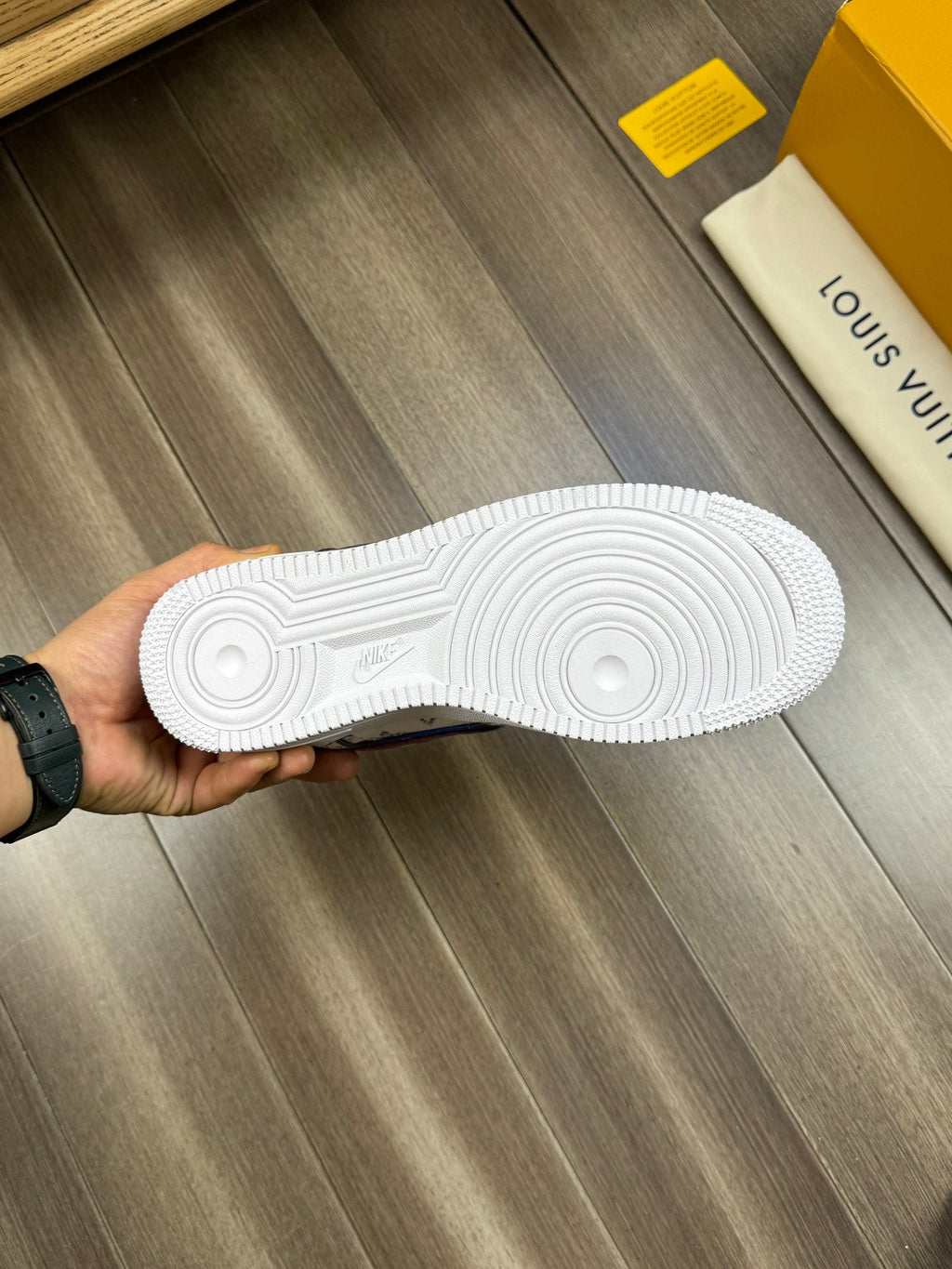 LV SNEAKER WHITE MONOGRAM CANVAS