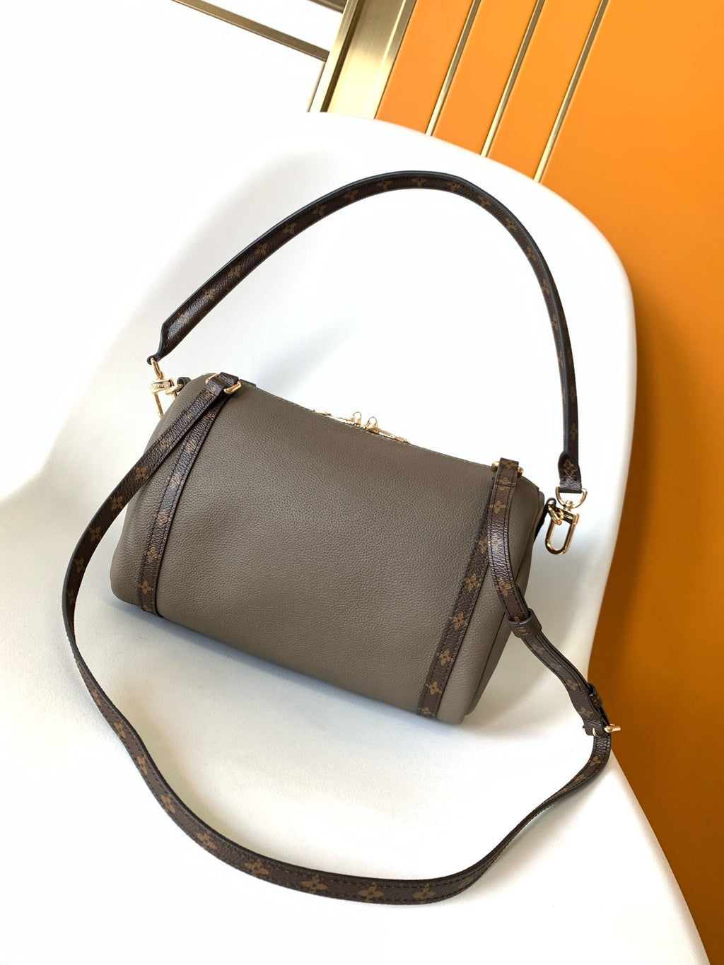 LV SMALL EXPRESS TRAVEL 26 IN BROWN CALFSKIN