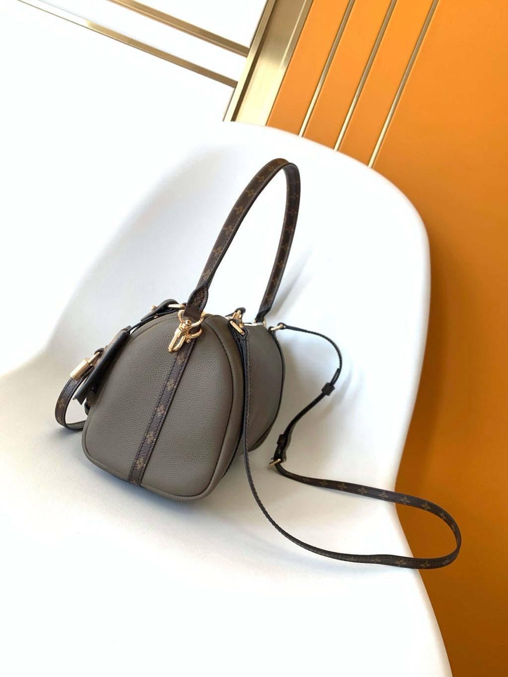 LV SMALL EXPRESS TRAVEL 26 IN BROWN CALFSKIN