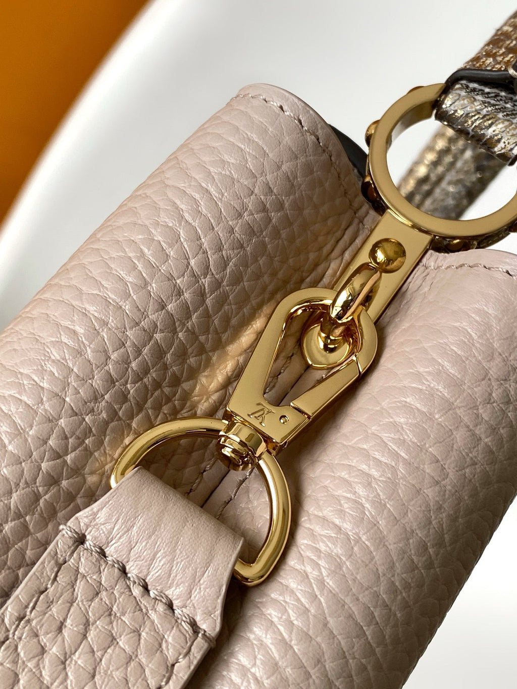 LV 26S CAPUCINES BAG 21 IN GRAYISH BEIGE TAURILLON CALFSKIN WITH GOLD HARDWARE
