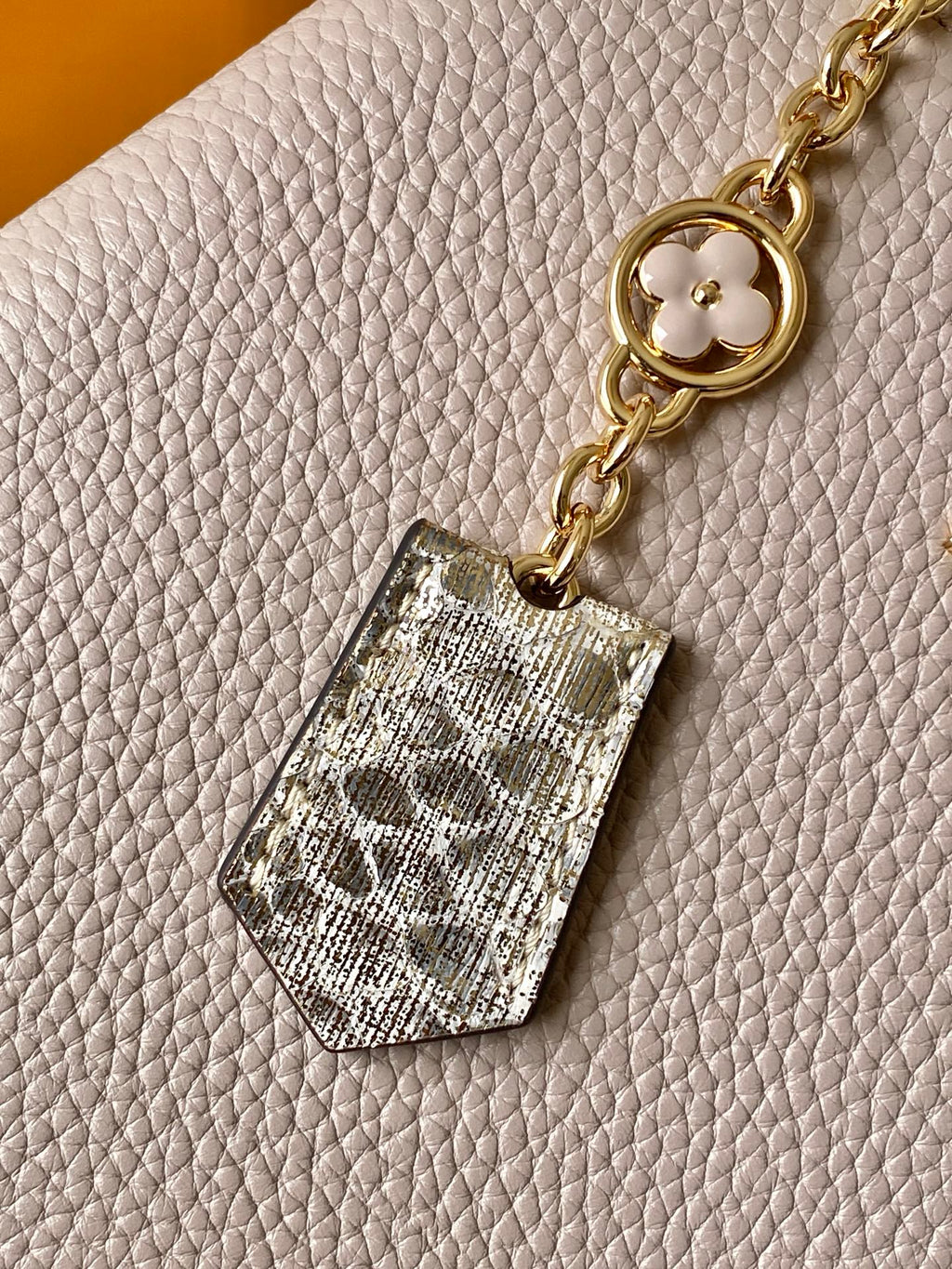 LV 26S CAPUCINES BAG 27 IN GRAYISH BEIGE TAURILLON CALFSKIN WITH GOLD HARDWARE