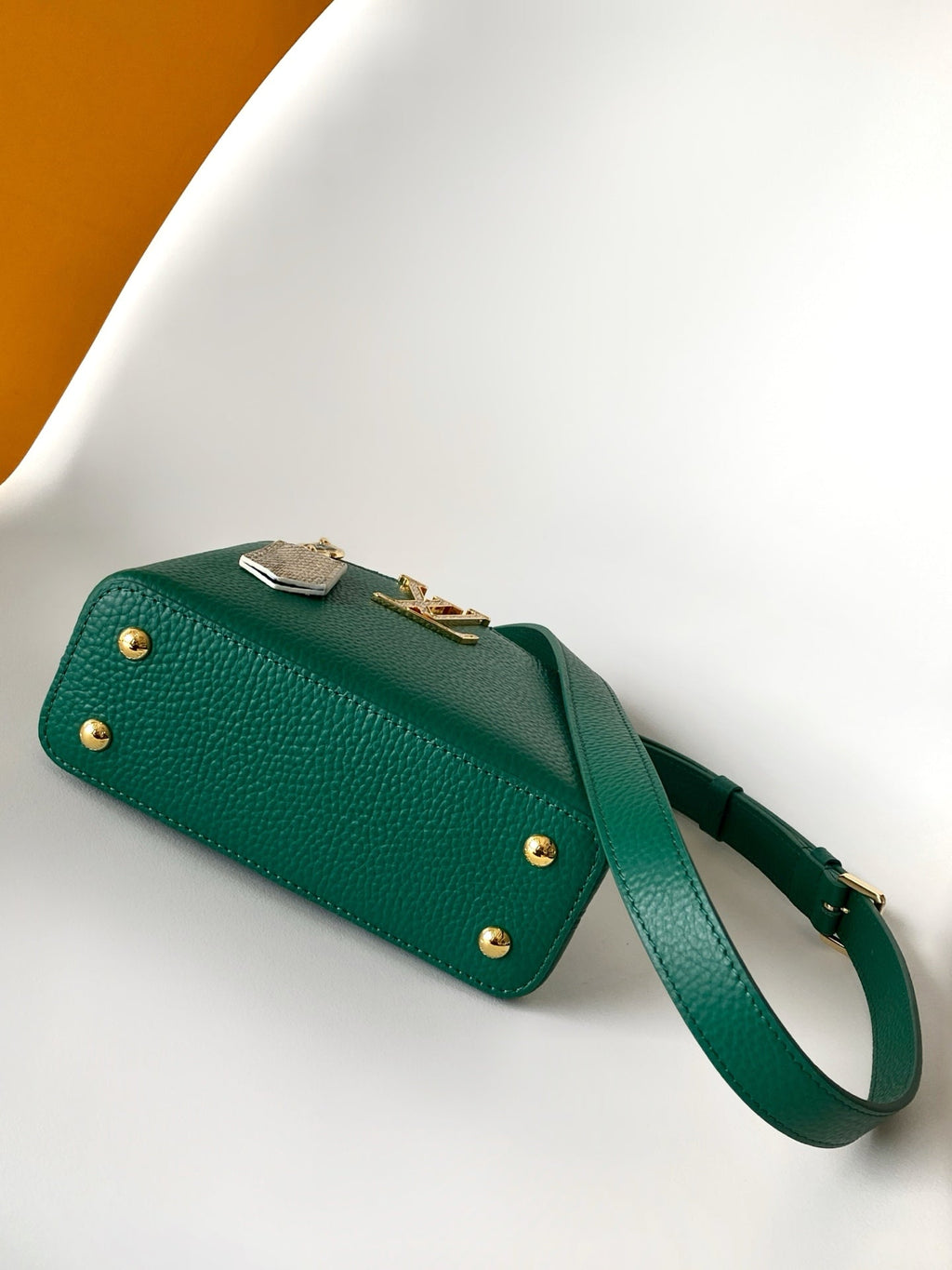 LV 26S CAPUCINES BAG 21 IN DARK GREEN TAURILLON CALFSKIN