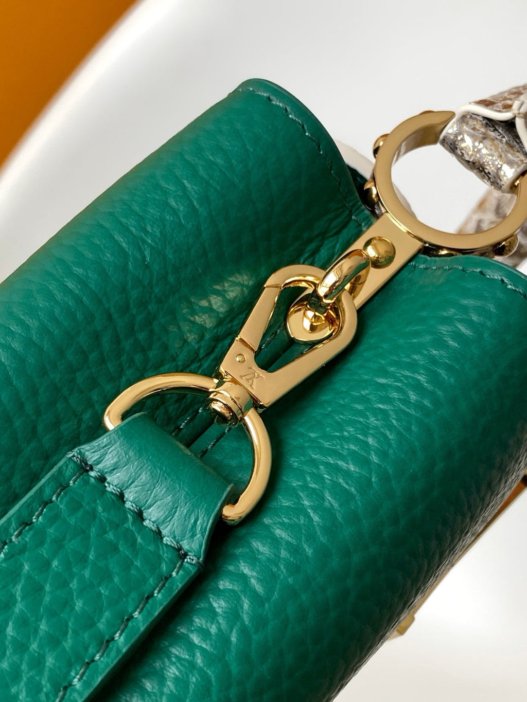 LV 26S CAPUCINES BAG 21 IN DARK GREEN TAURILLON CALFSKIN