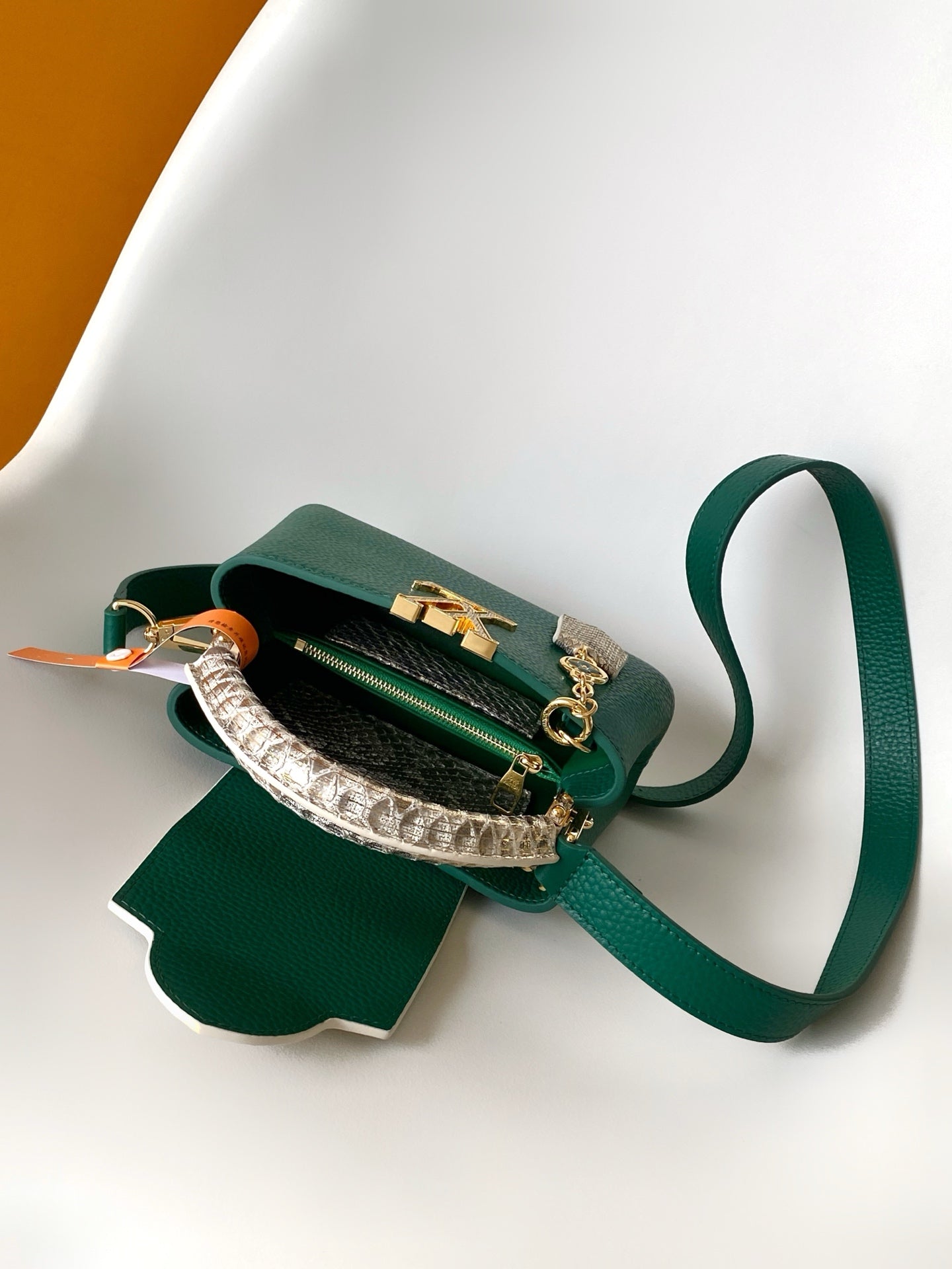 LV 26S CAPUCINES BAG 21 IN DARK GREEN TAURILLON CALFSKIN
