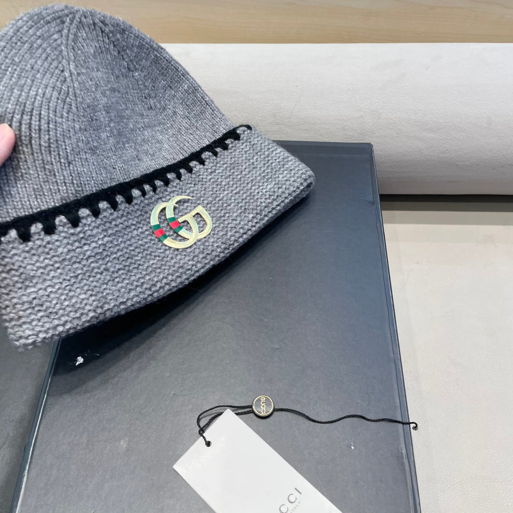 BEANIE HAT IN RHINO GRAY WOOL 416414