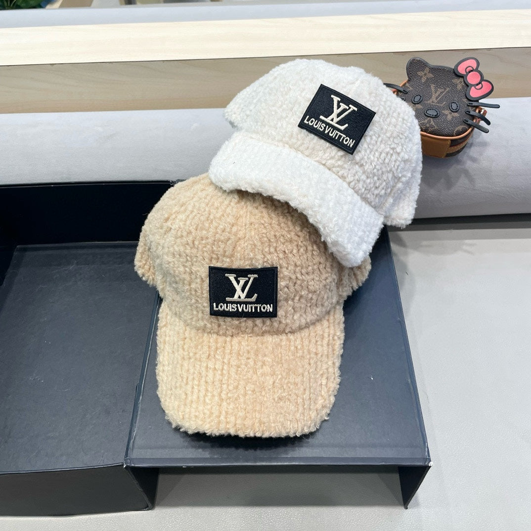 BASEBALL CAP IN WHITE WOOL 421243