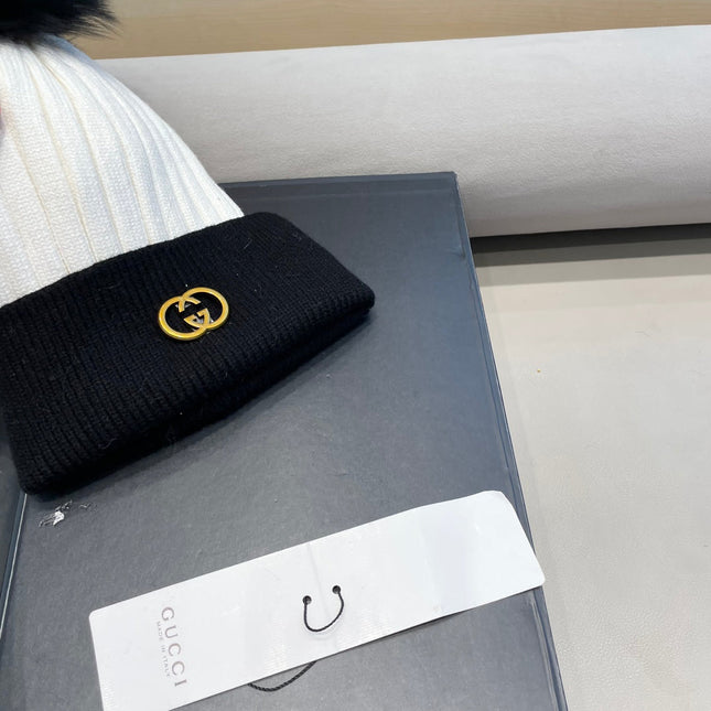 BEANIE HAT IN BLACK MIX WHITE WOOL AND FOX FUR 422504