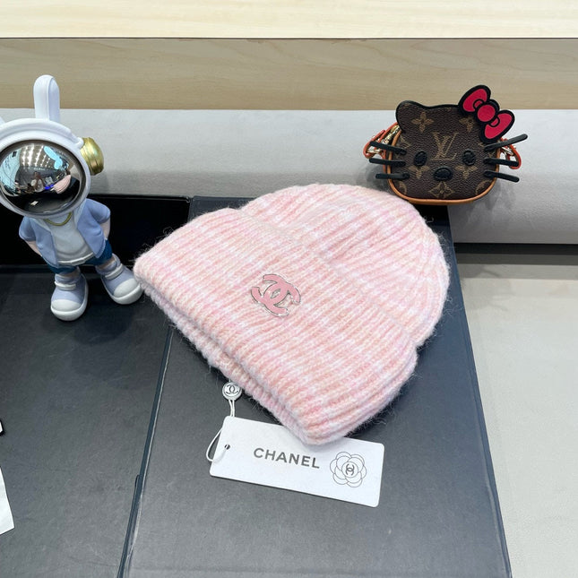 STRIPED KNITTED HAT IN LIGHT PINK WOOL 424515