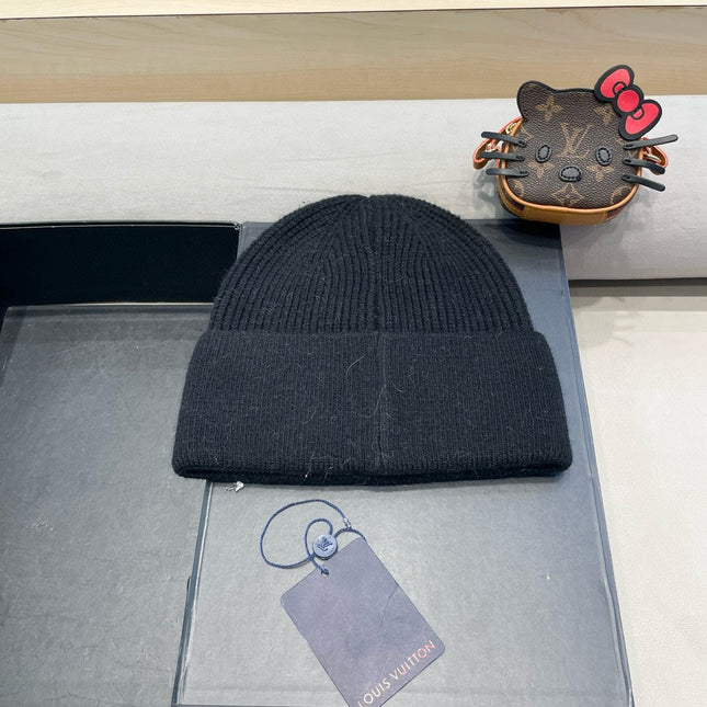 KNITTED BEANIE HAT IN BLACK FLEECE AND WOOL 426208