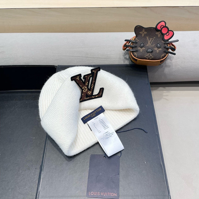 KNITTED BEANIE HAT IN WHITE FLEECE AND WOOL 426209
