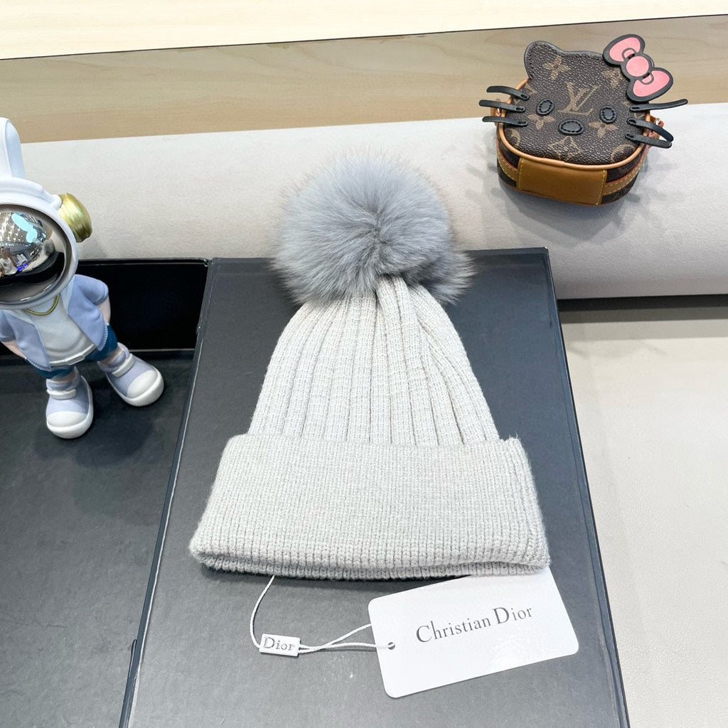 KNITTED BEANIE HAT IN RHINO GRAY WOOL AND FOX FUR 435033