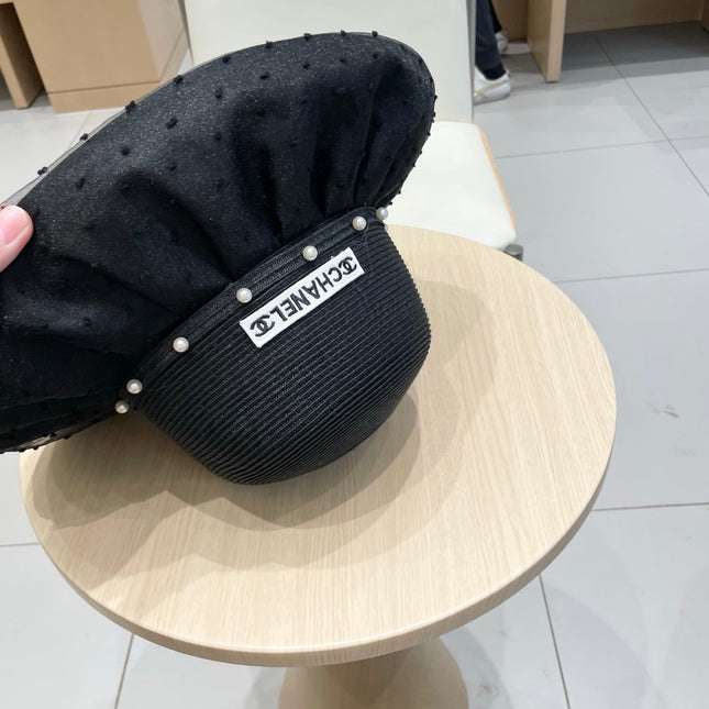 WIDE BRIM HAT IN BLACK STRAW 673034