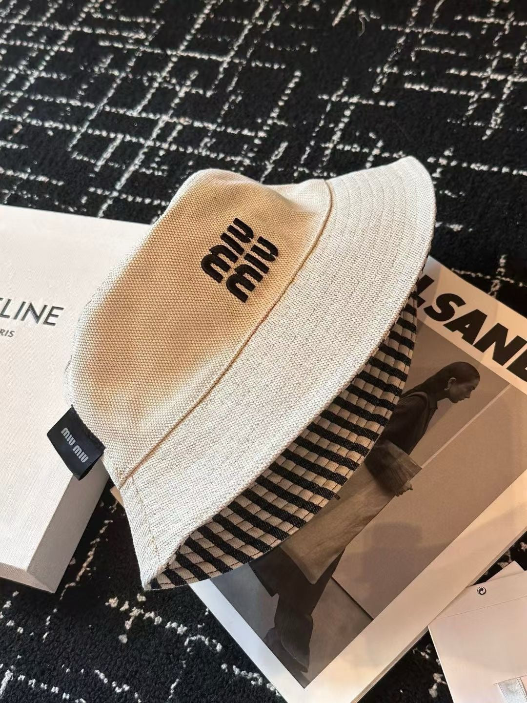 MIUMIU CLASSIC REVERSIBLE BUCKET HAT IN LIGHT BEIGE AND BLACK FABRIC