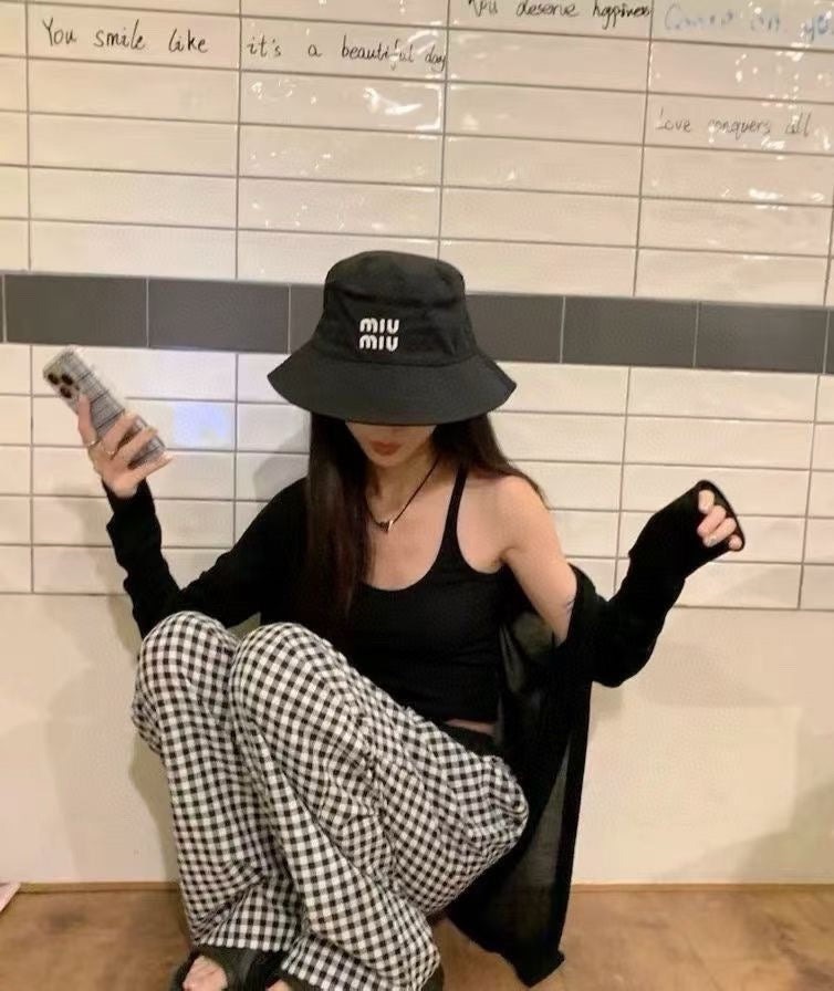 MIUMIU CLASSIC REVERSIBLE BUCKET HAT IN LIGHT BEIGE AND BLACK FABRIC