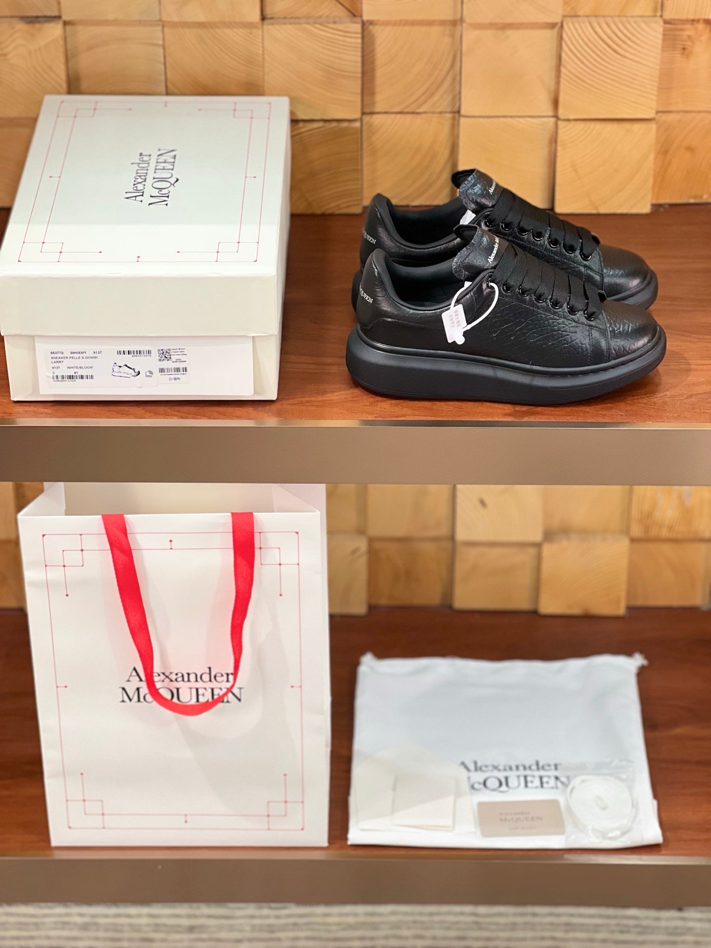 OVERSIZED SNEAKERS IN BLACK TEXTURED LAMBSKIN