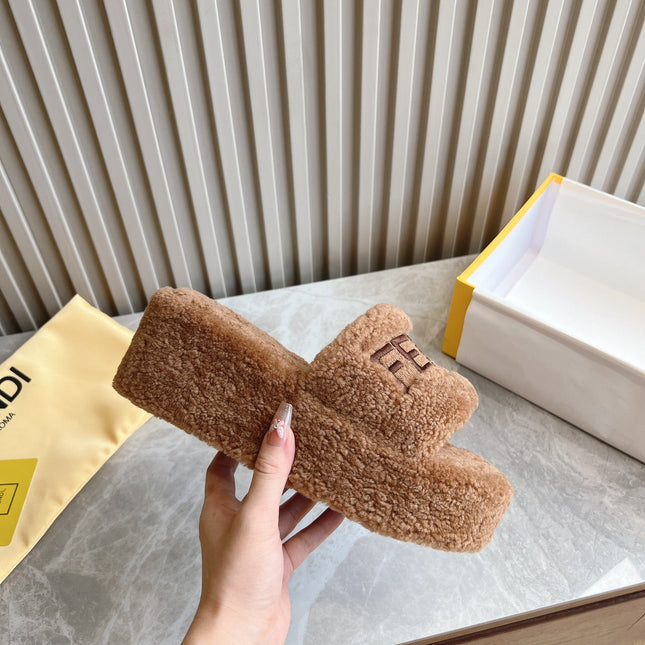 FENDI SLIPPER IN SEPIA BROWN FUR