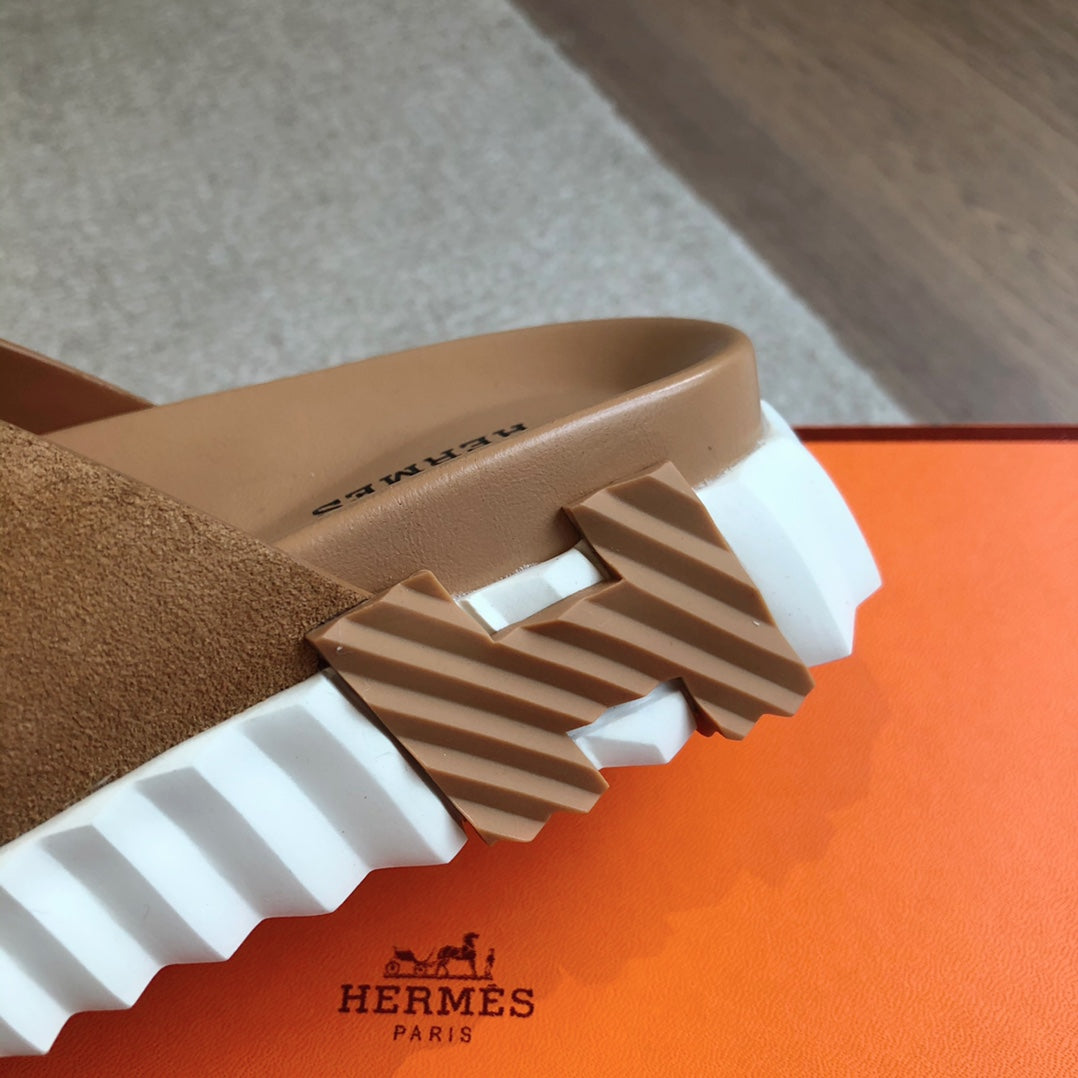 HM INFRA SANDAL CAMEL SUEDE