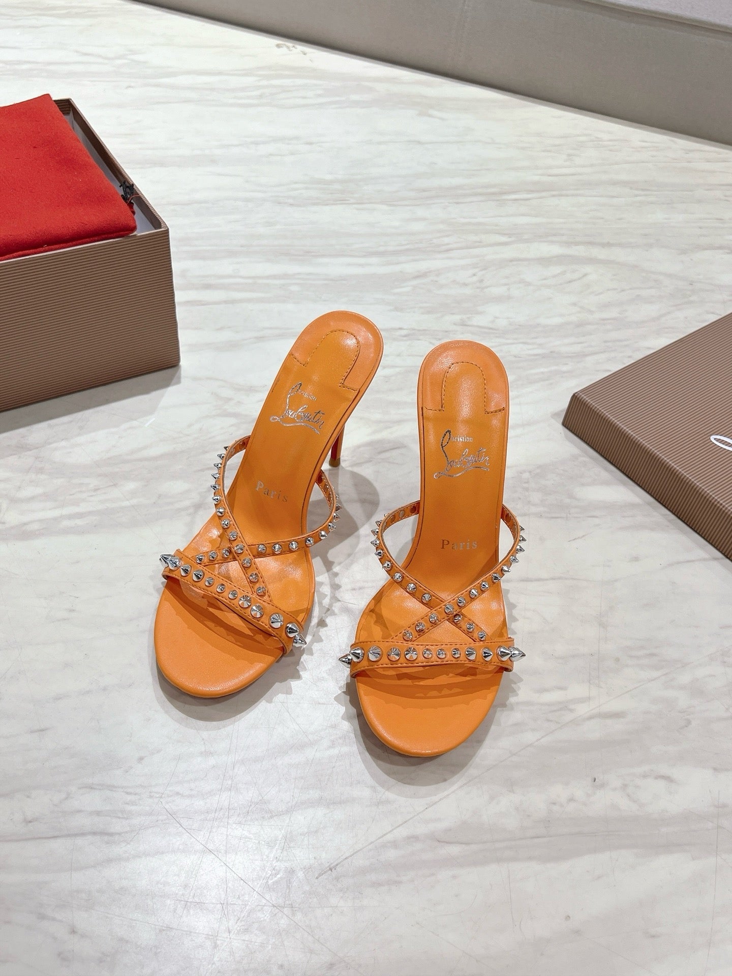 CRYSTAL GLITTER CRISS-CROSS STRAP SANDALS IN ORANGE CALFSKIN