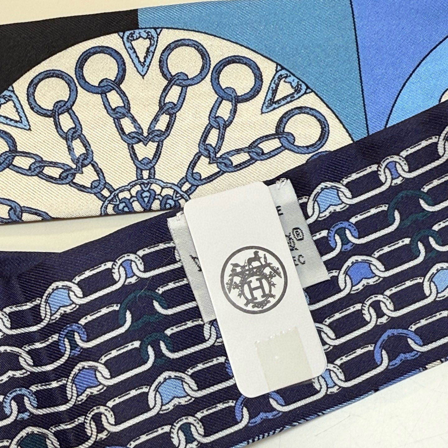 HERMES 25S SCARF 90 IN SILK 856725