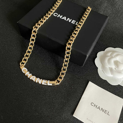 CHANEL 26S CHANEL LETTER LOGO CHAIN NECKLACE IN GOLD METAL WITH CC CHARM 630063