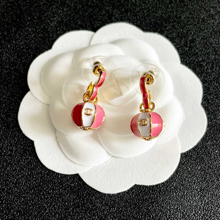 CHANEL 26S DOUBLE C LOGO BALL DROP EARRINGS IN PINK AND WHITE ENAMEL WITH GOLD METAL 631906