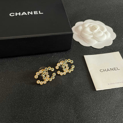 CHANEL 26S DOUBLE C LOGO GREEN & CLEAR CRYSTAL BEADED STUD EARRINGS IN GOLD METAL 633160