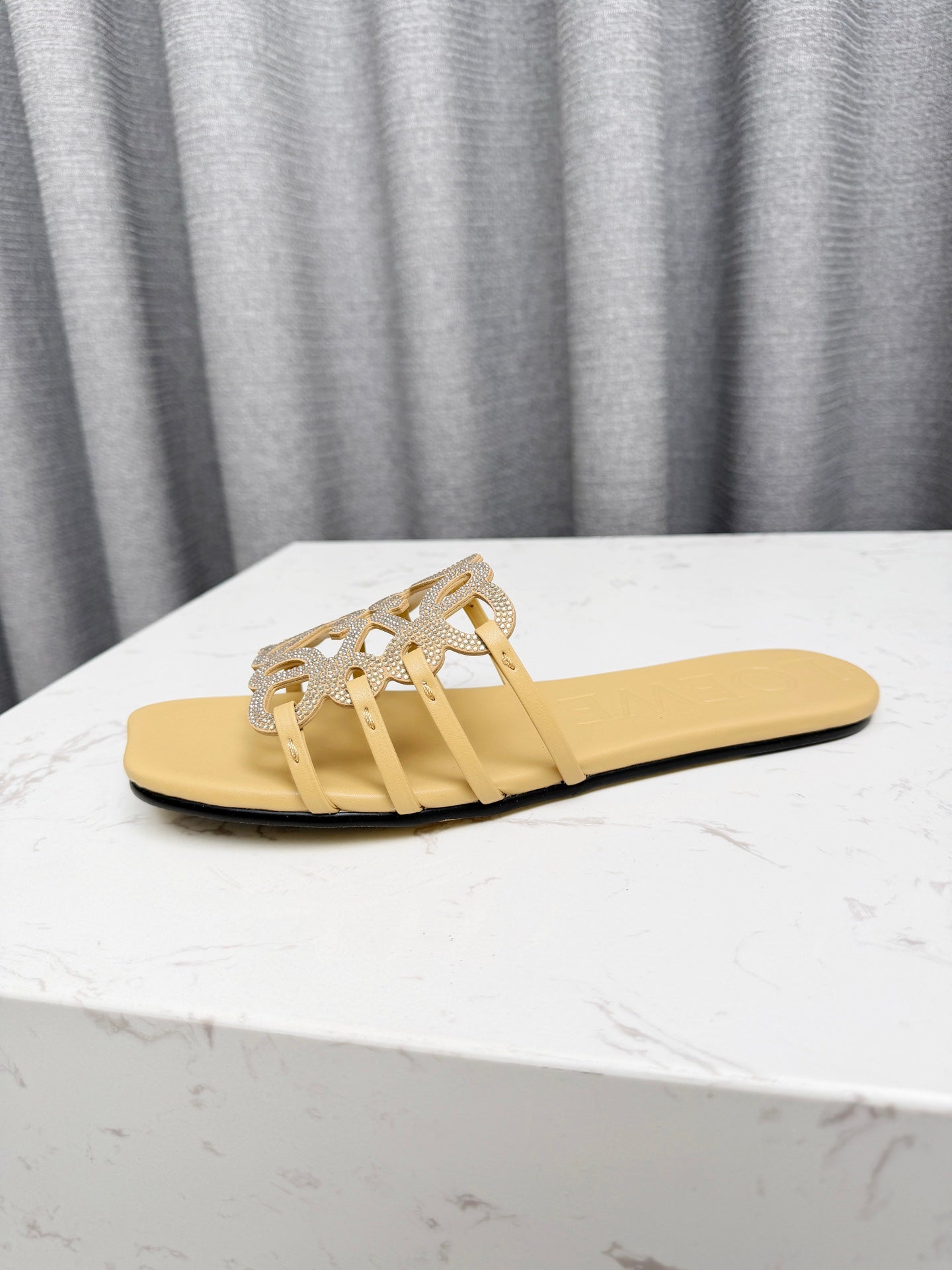 LOEWE 26S FLAT SANDALS IN WARM BEIGE CALFSKIN WITH CRYSTALS