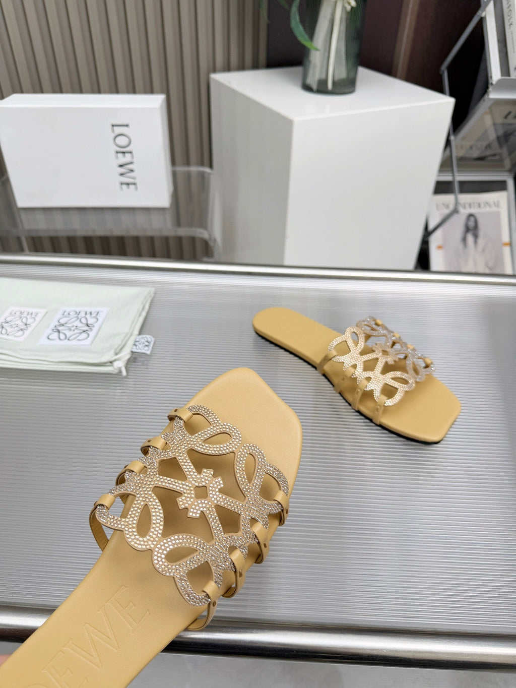 LOEWE 26S FLAT SANDALS IN WARM BEIGE CALFSKIN WITH CRYSTALS