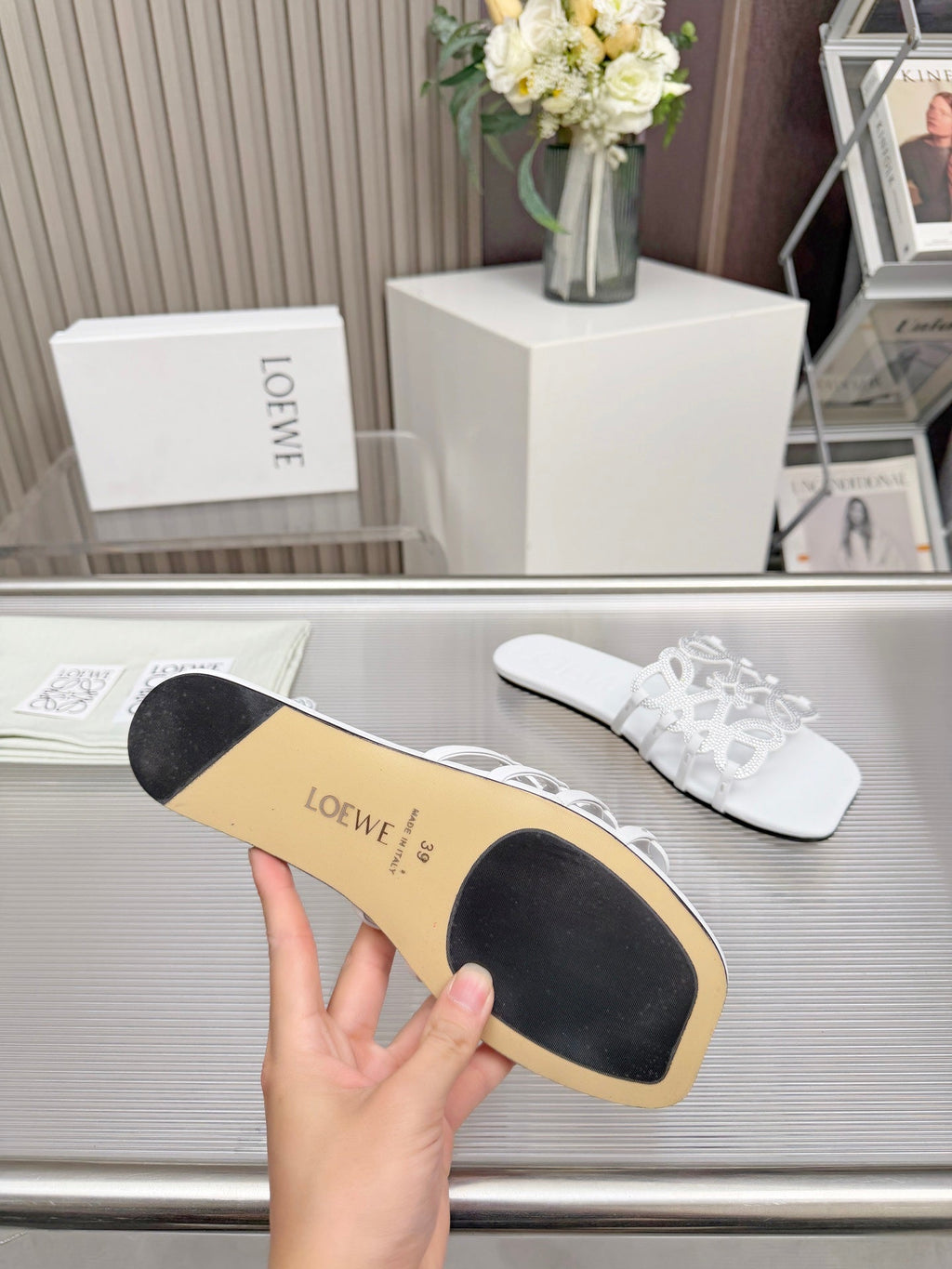 LOEWE 26S FLAT SANDALS IN WHITE CALFSKIN WITH CRYSTALS