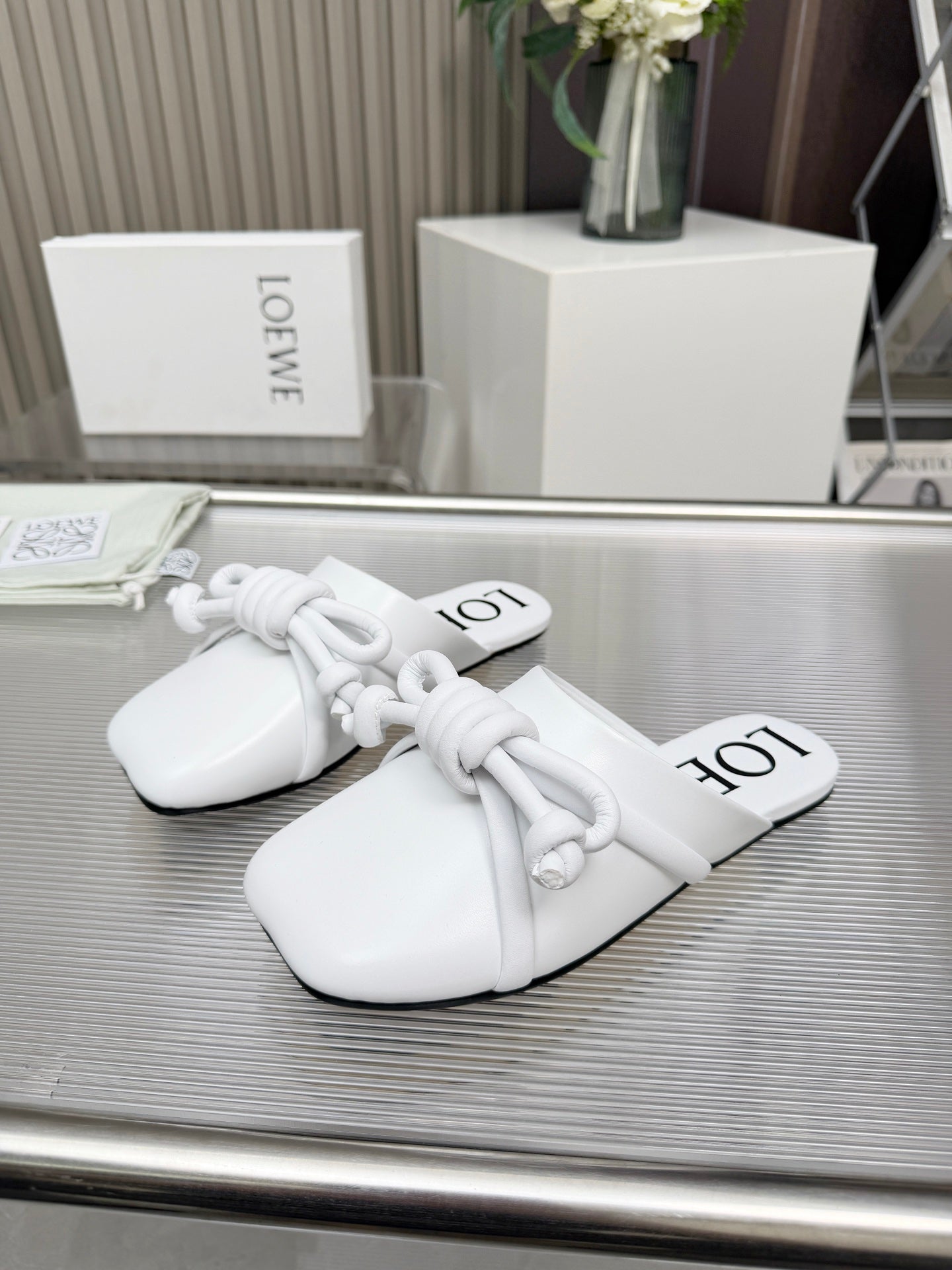 LOEWE 26S MULE LOAFERS IN WHITE CALFSKIN KNOT DETAIL