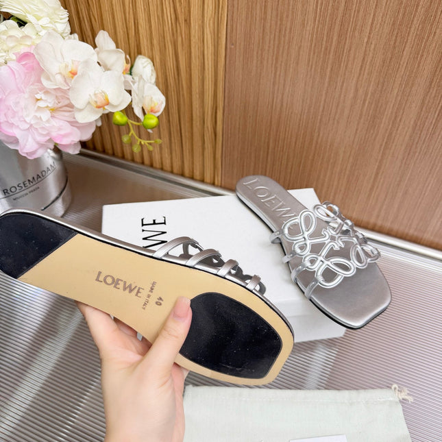 LOEWE 26S PETAL ANAGRAM SLIDE IN SILVER SOFT CALFSKIN