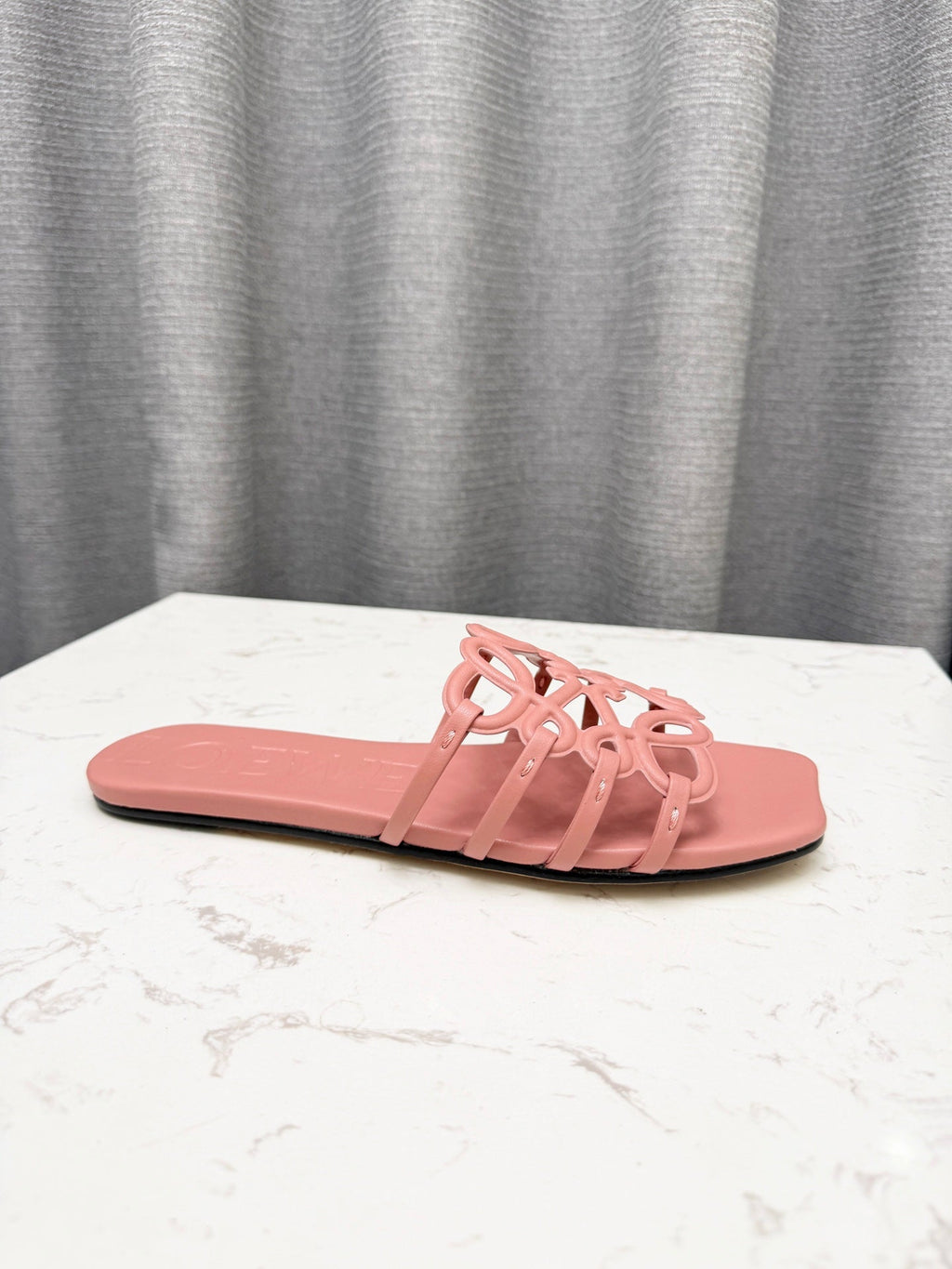 LOEWE 26S PETAL ANAGRAM SLIDE IN PINK SOFT CALFSKIN