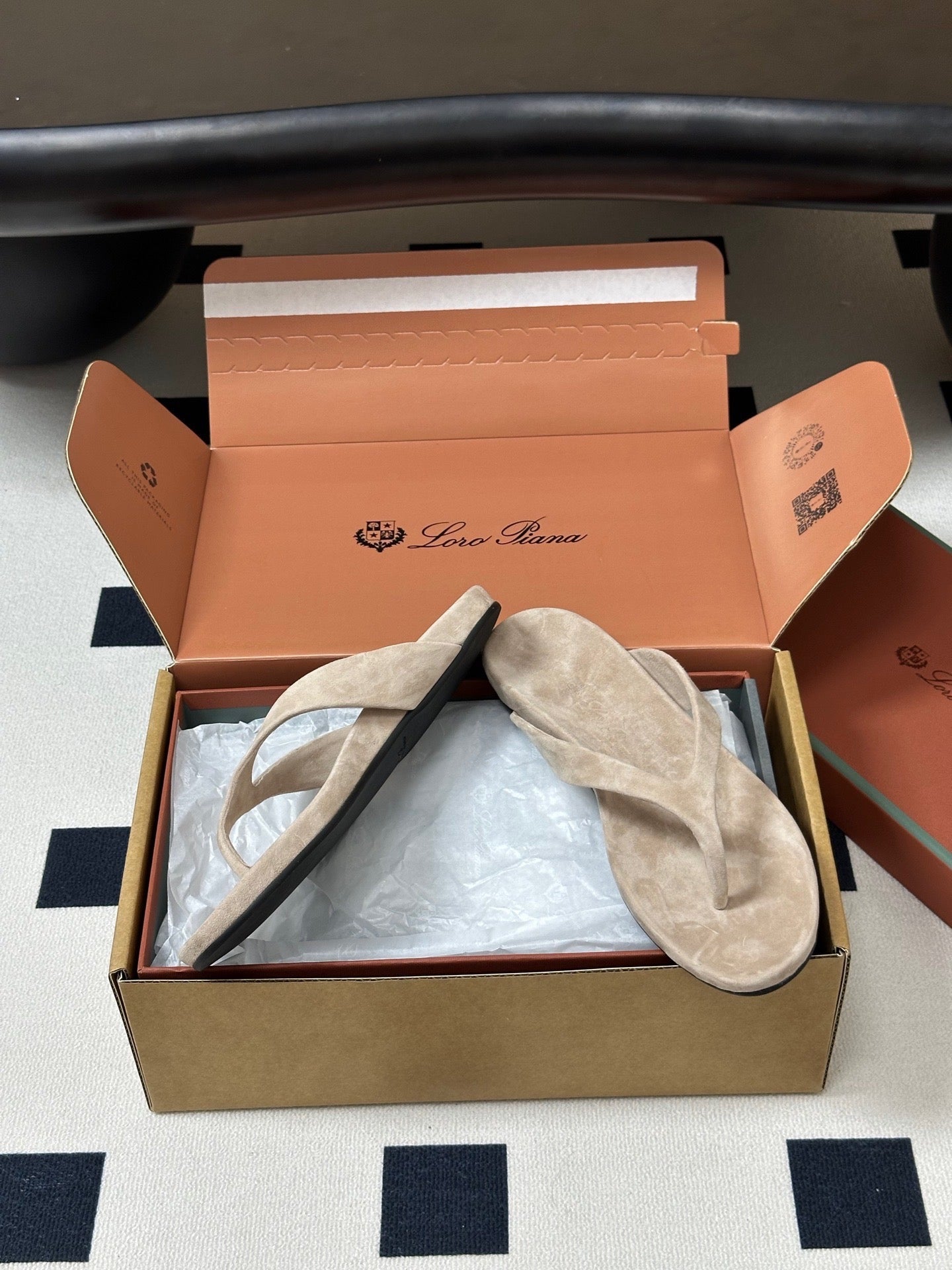 LP 26S THONG SANDALS IN BEIGE SUEDE