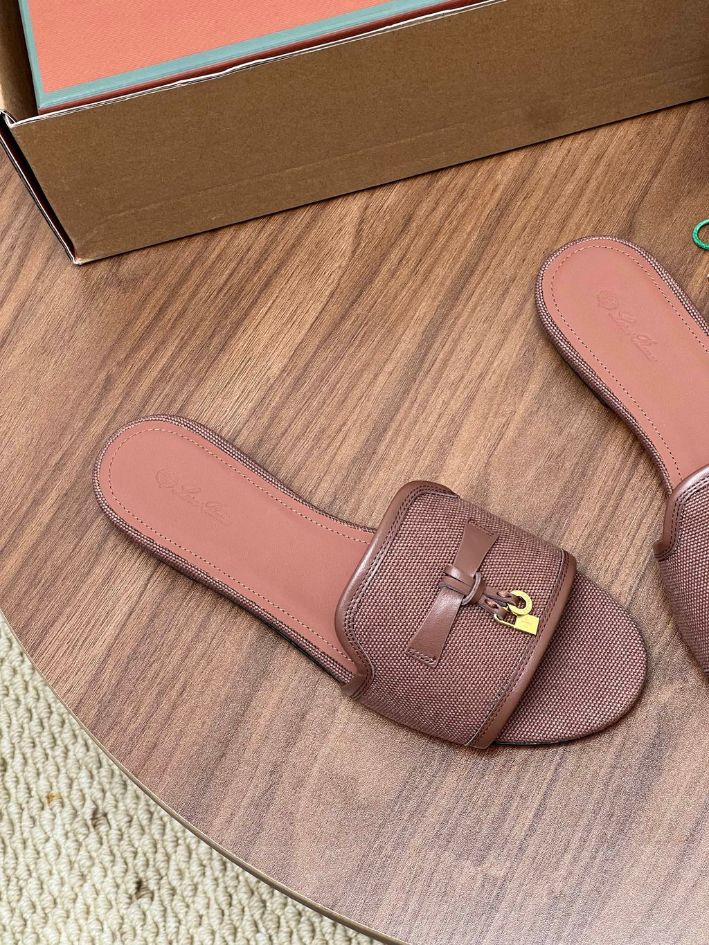 LP 26S SLIDES IN MUSHROOM BROWN CANVAS AND CALFSKIN