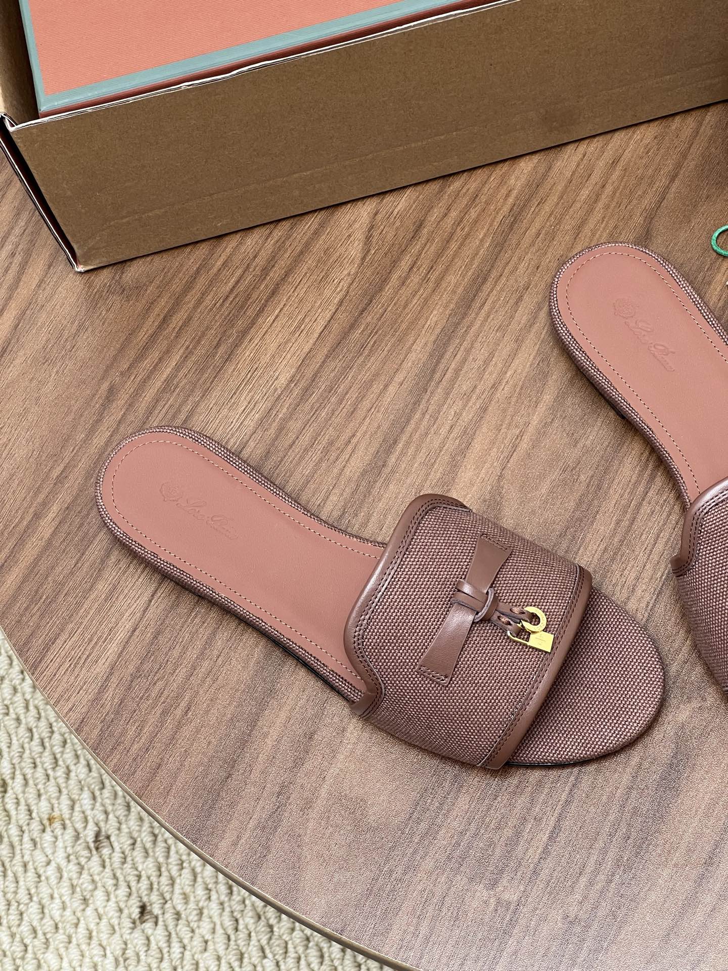 LP 26S SLIDES IN MUSHROOM BROWN CANVAS AND CALFSKIN