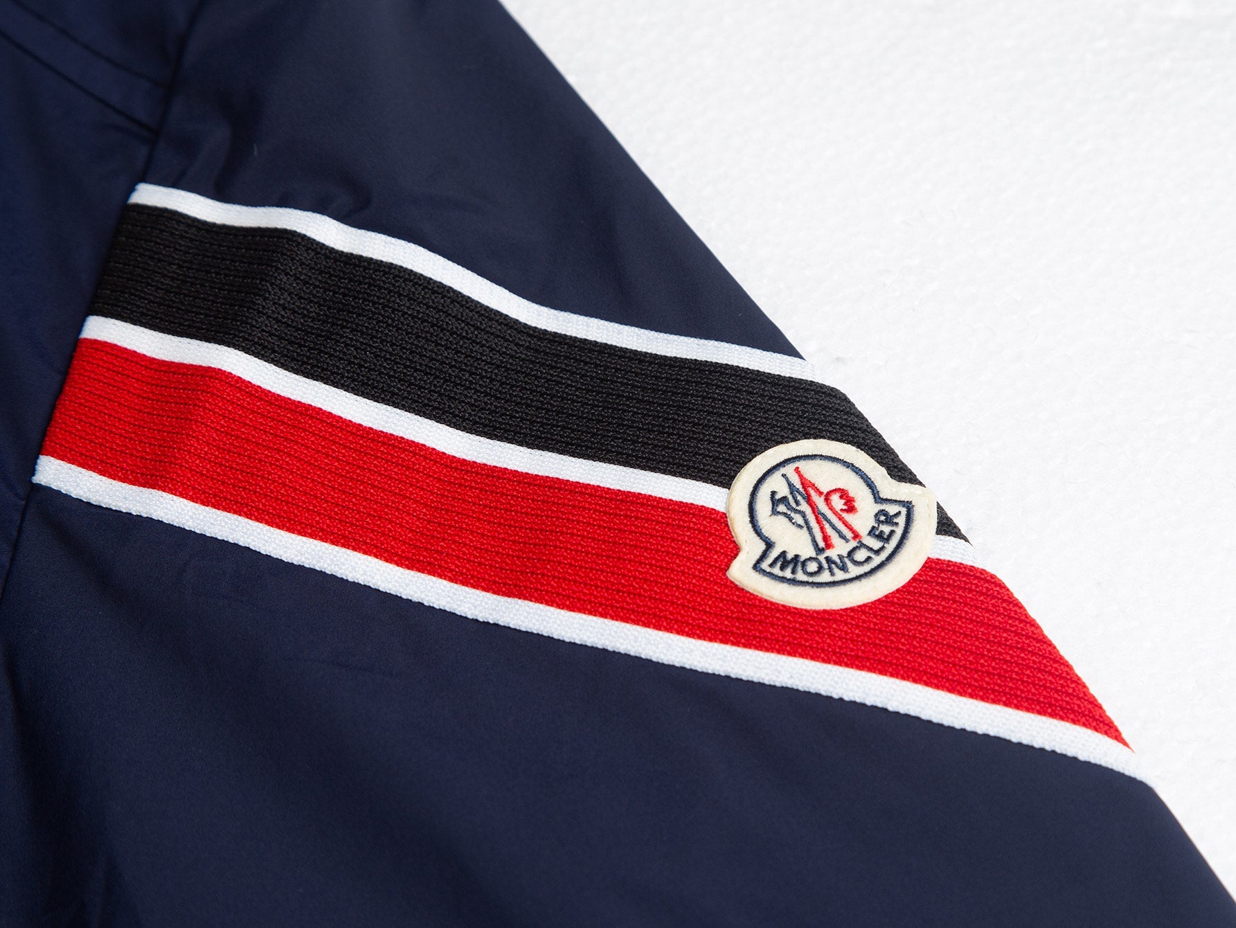 MONCLER 26S JACKET 502