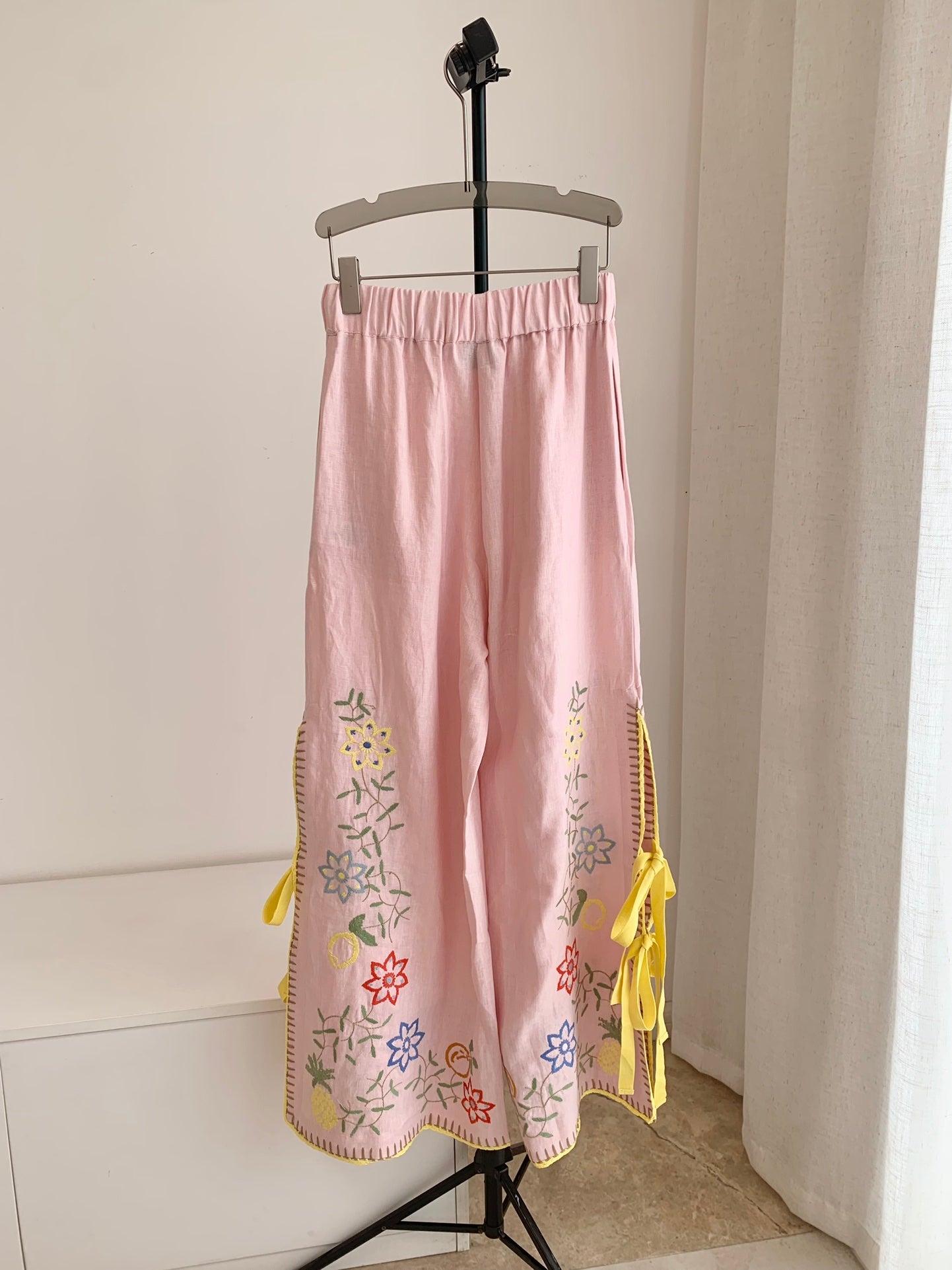 ALEMAIS FLORAL EMBROIDERED SET IN LIGHT PINK 267456
