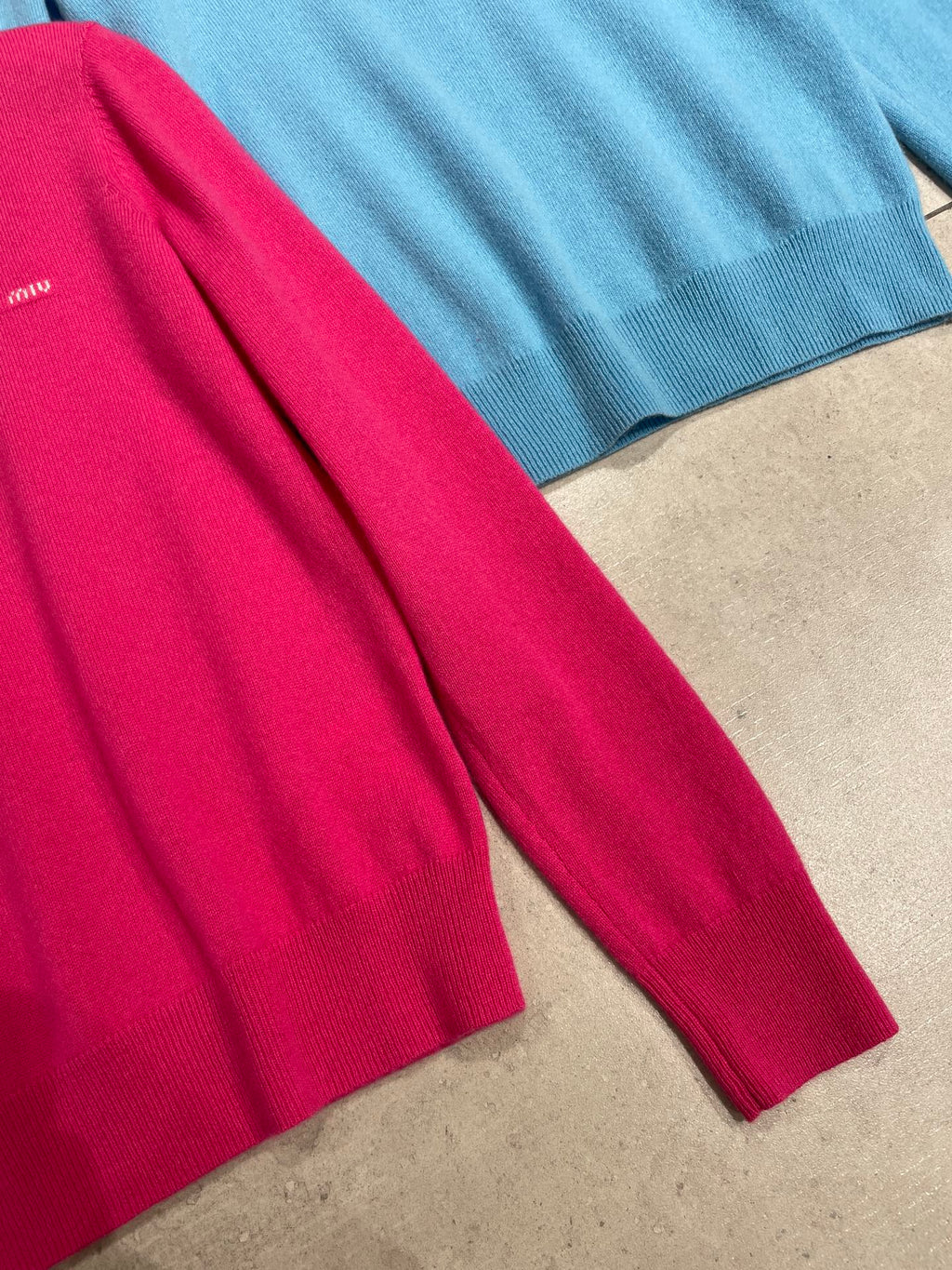 MIUMIU SWEATER STYLE 638