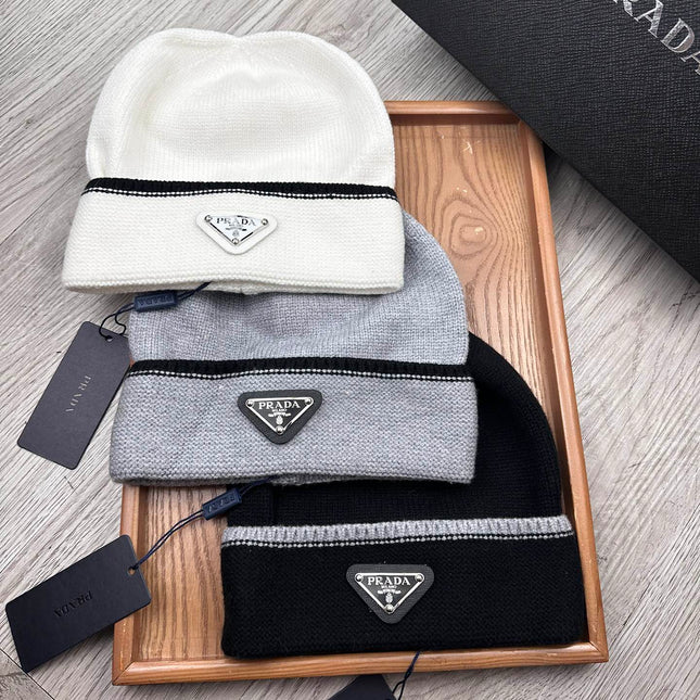 BEANIE HAT IN DOVE GRAY WOOL 349650
