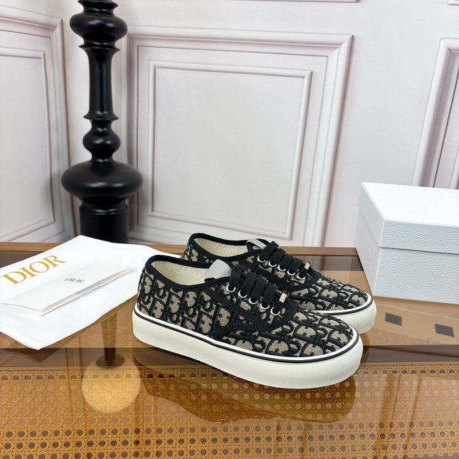 DIOR 26S LOW TOP SNEAKERS 35MM IN BLACK OBLIQUE CANVAS WITH RUBBER SOLE