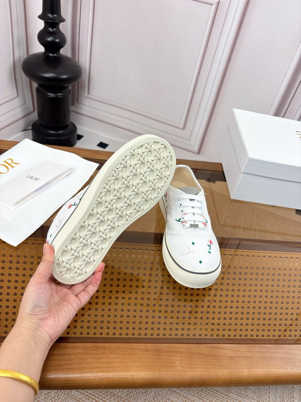 DIOR 26S LOW TOP SNEAKERS IN WHITE CANVAS WITH FLORAL EMBROIDERY