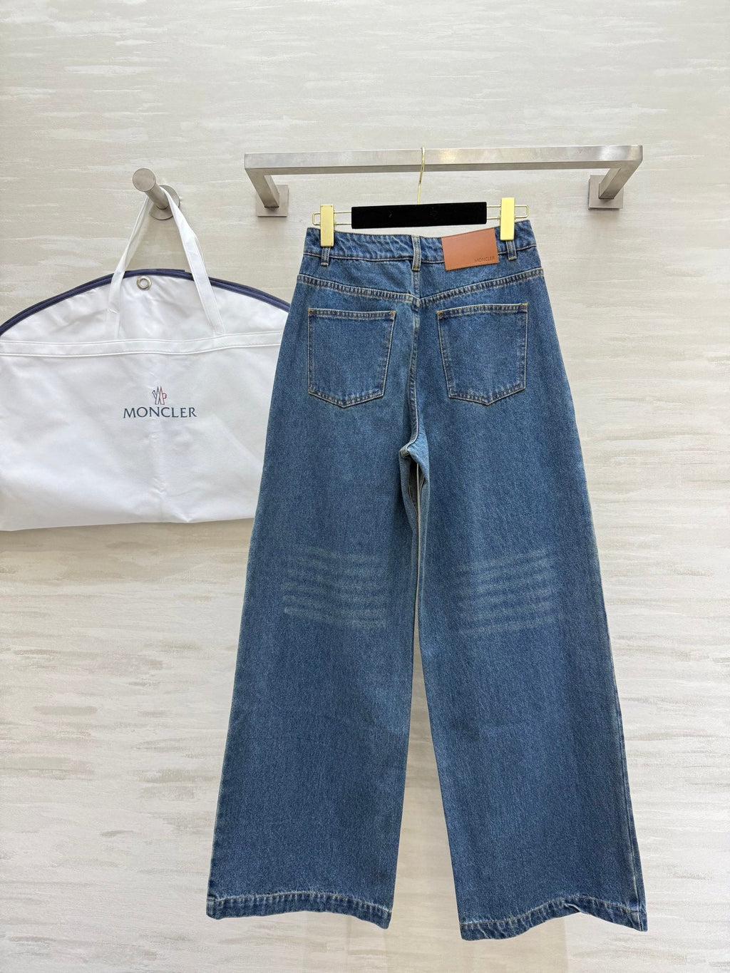 MONCLER 25S STRAIGHT-LEG JEANS 303379